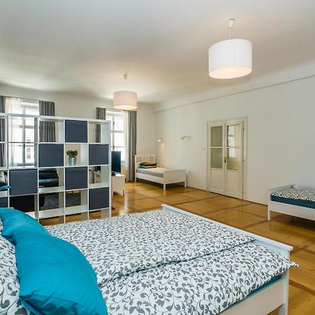 Elegant Central Apartment Любляна Экстерьер фото